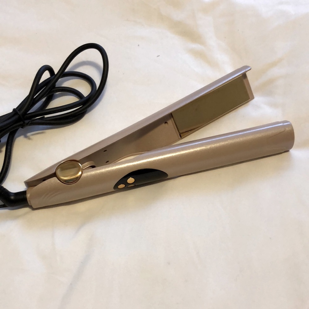 Gold hair straightener/curler NEW